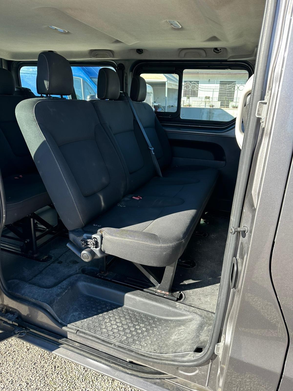 Renault Trafic T29 1.6 dCi 125CV 9 POSTI