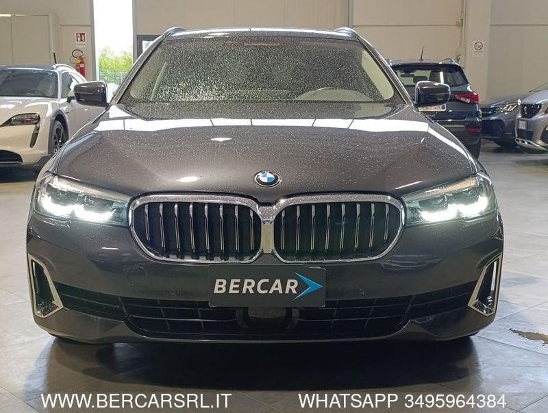 BMW Serie 5 520d 48V xDrive Touring Luxury*SEDILI RISC*TELECAMERA*CAMBIO AL VOLANTE*