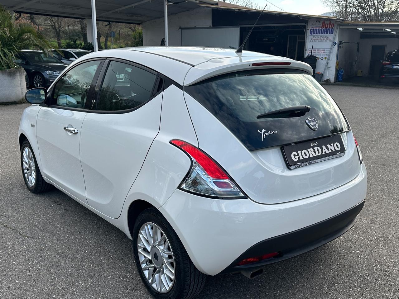 Lancia Ypsilon 1.3 MJT 16V 95 CV 5 porte S&S Silver