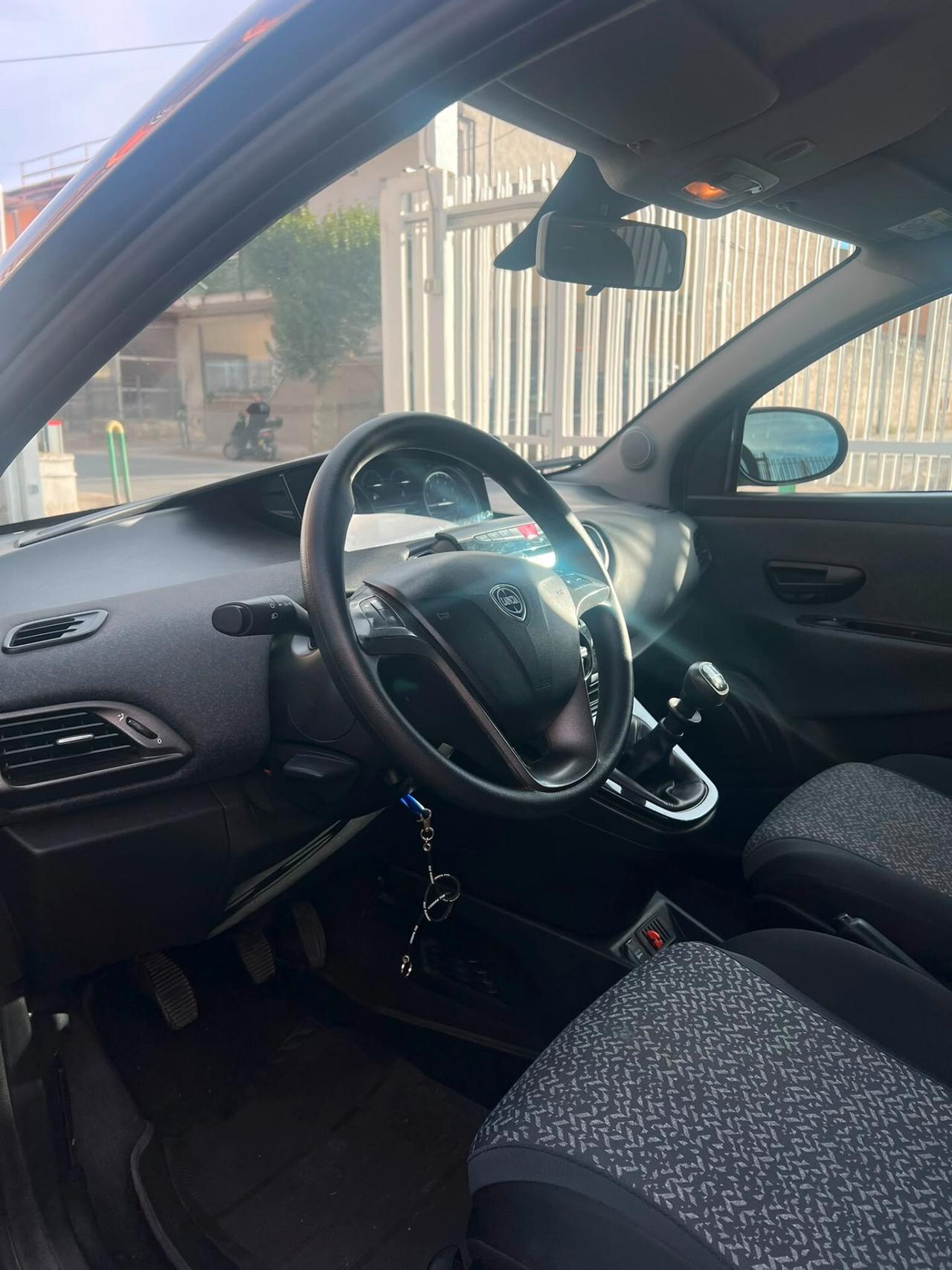 Lancia Ypsilon 1.2 69 CV 5 porte GPL Ecochic Elefantino Blu