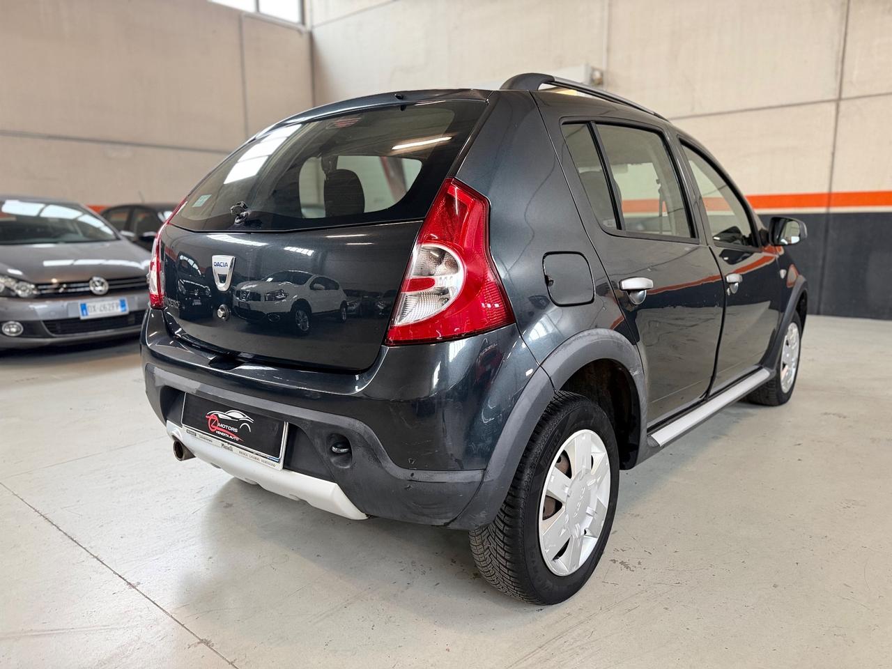 Dacia Sandero Stepway 1.6 8V GPL 85CV NEOPATENTATI