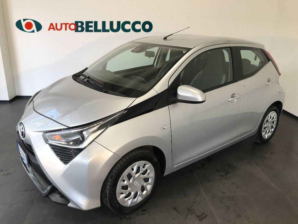 TOYOTA Aygo Connect 1.0 VVT-i 72 CV 5p. x-play