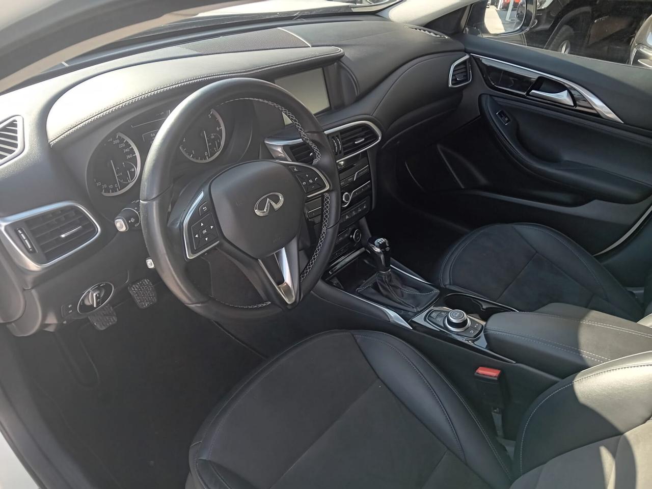 Infiniti Q30 1.5 diesel Premium Tech