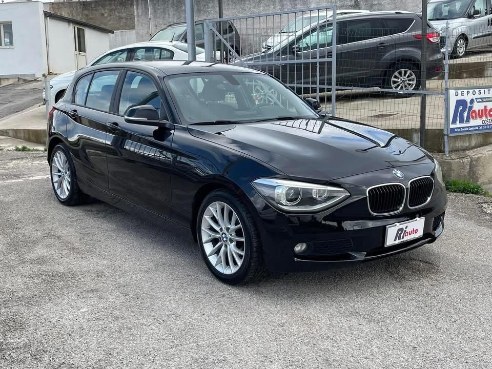 Bmw 118 118d 5p. Unique