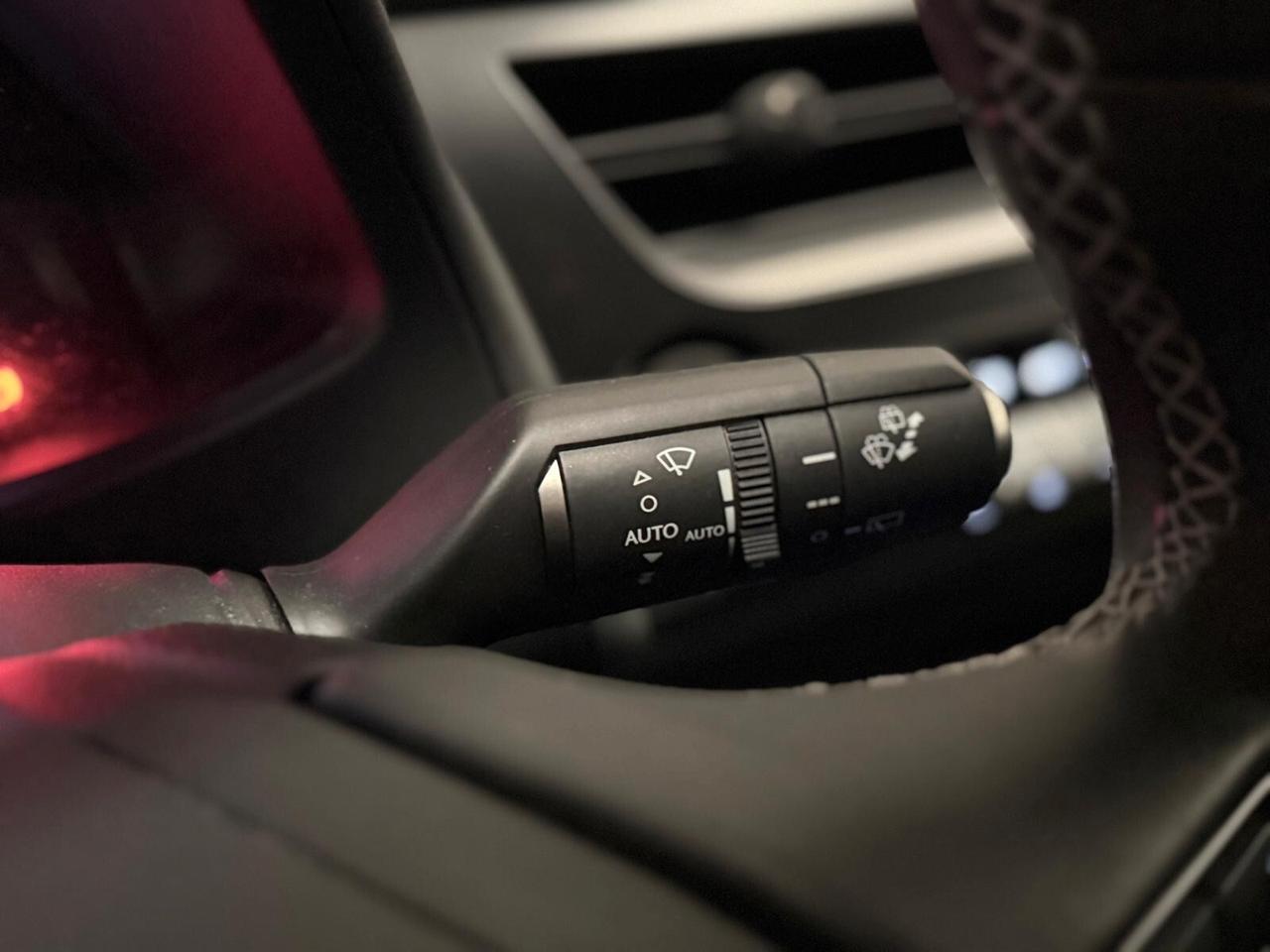 Lexus UX Hybrid Business