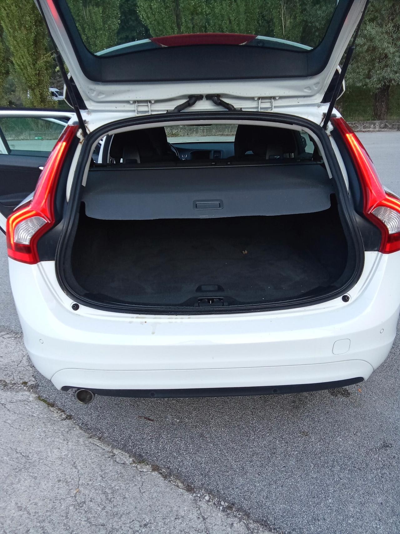 Volvo V60 D3 Summum 11/013