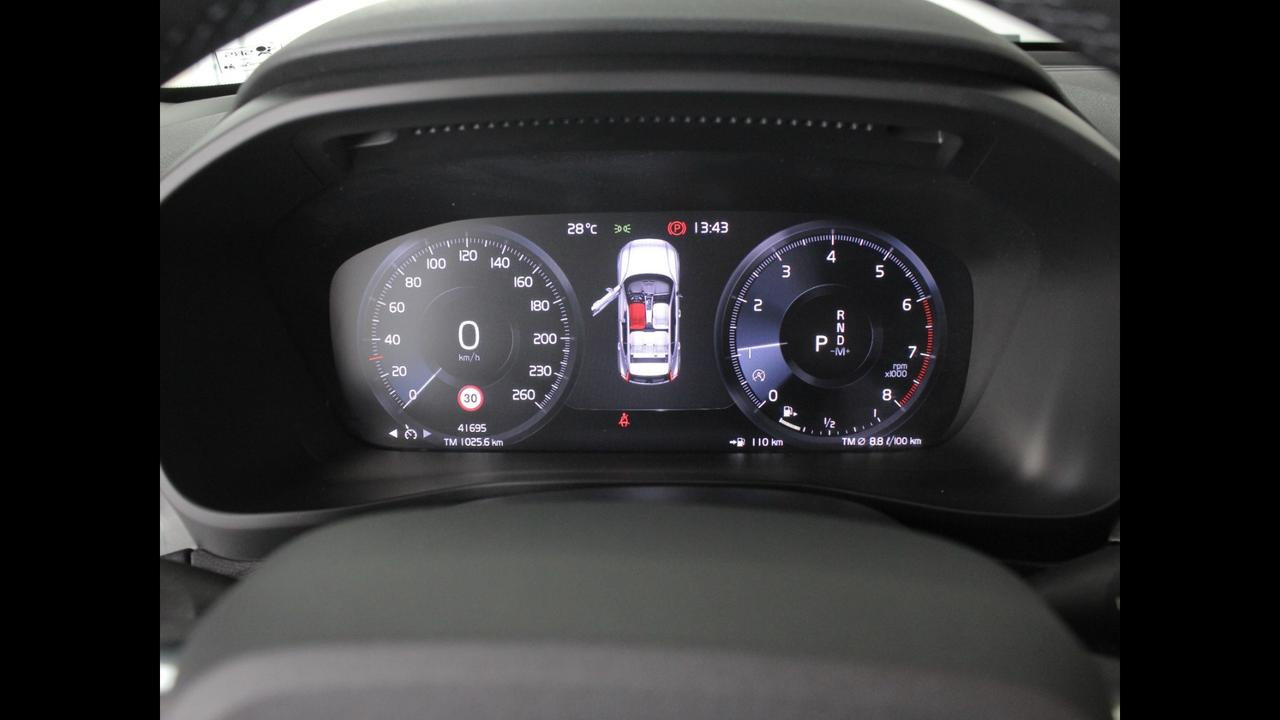 VOLVO XC40 - XC40 1.5 t2 Momentum Pro auto my21