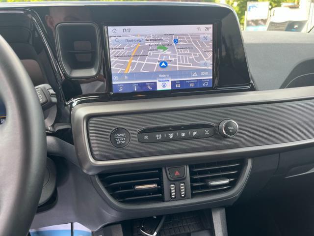 FORD Tourneo Courier 1.0 EcoBoost Titanium
