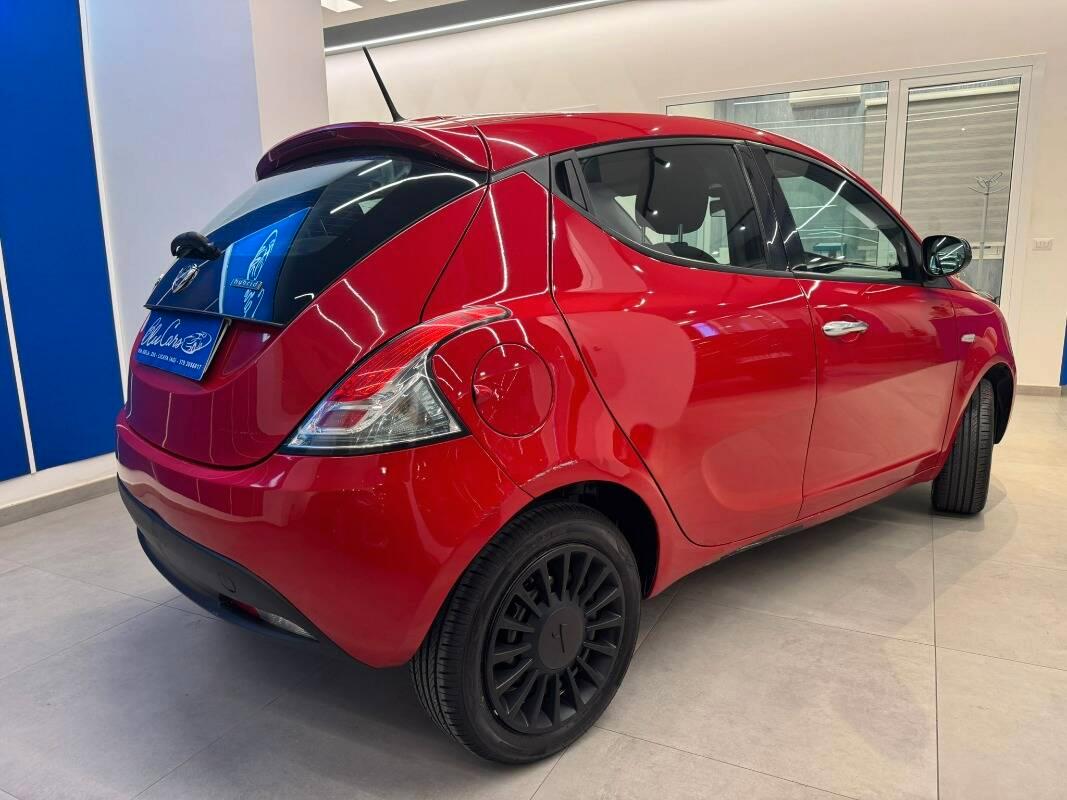 Lancia Ypsilon III 1.0 firefly hybrid Silver s&s 70cv