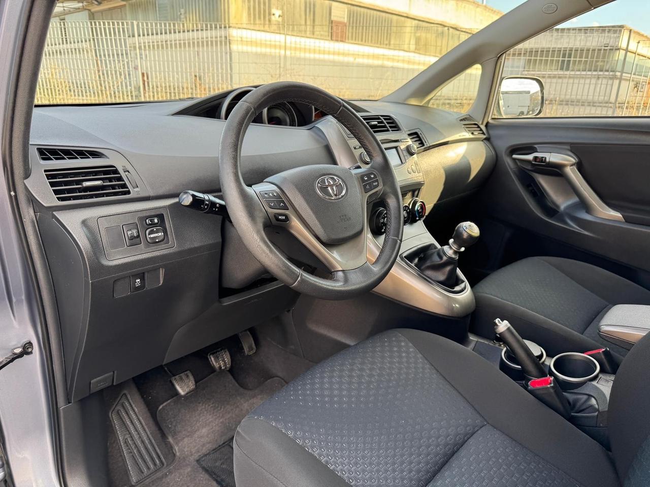 Toyota Verso 2.0 D Sol 146000 km GARANZIA 12 m