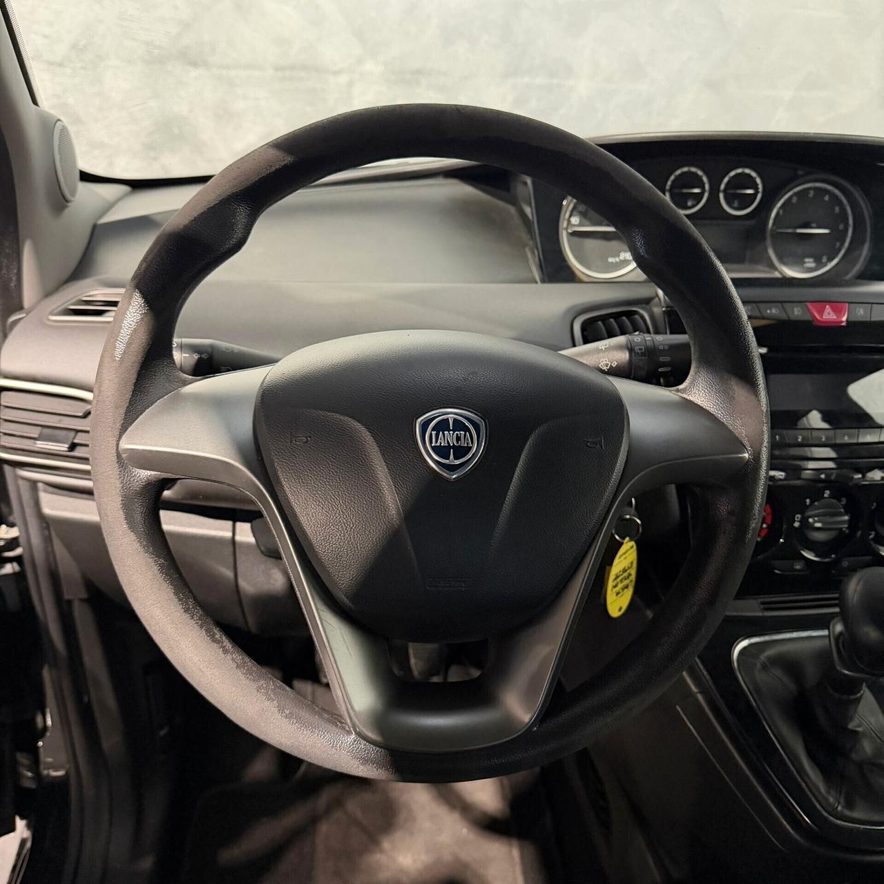 Lancia Ypsilon 1.2 69 CV 5 porte Elefantino