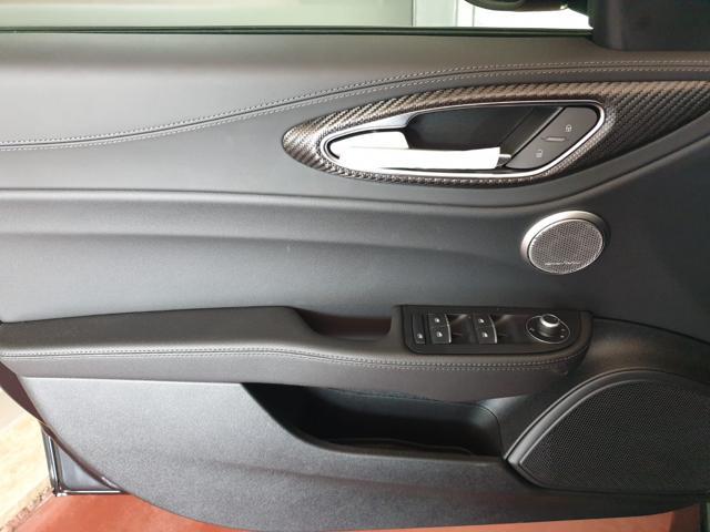 ALFA ROMEO Giulia 2.9 V6 Bi-Turbo AT8 Quadrifoglio