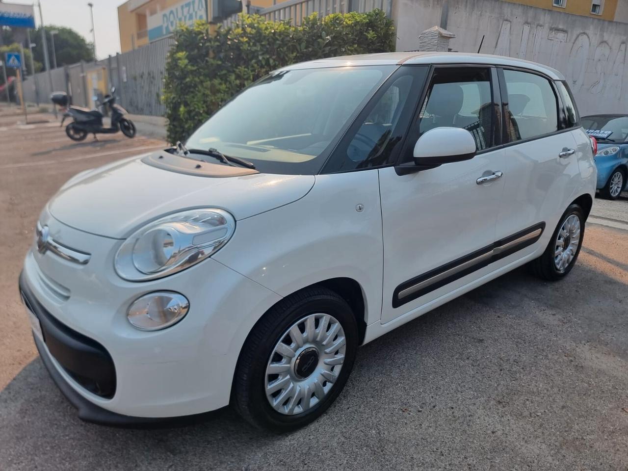 Fiat 500L 1.6 Multijet 120 CV Lounge Autocarro n1