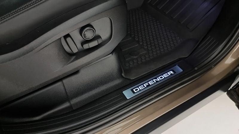 Land Rover Defender 110 3.0D I6 250 CV AWD Auto X-Dynamic SE