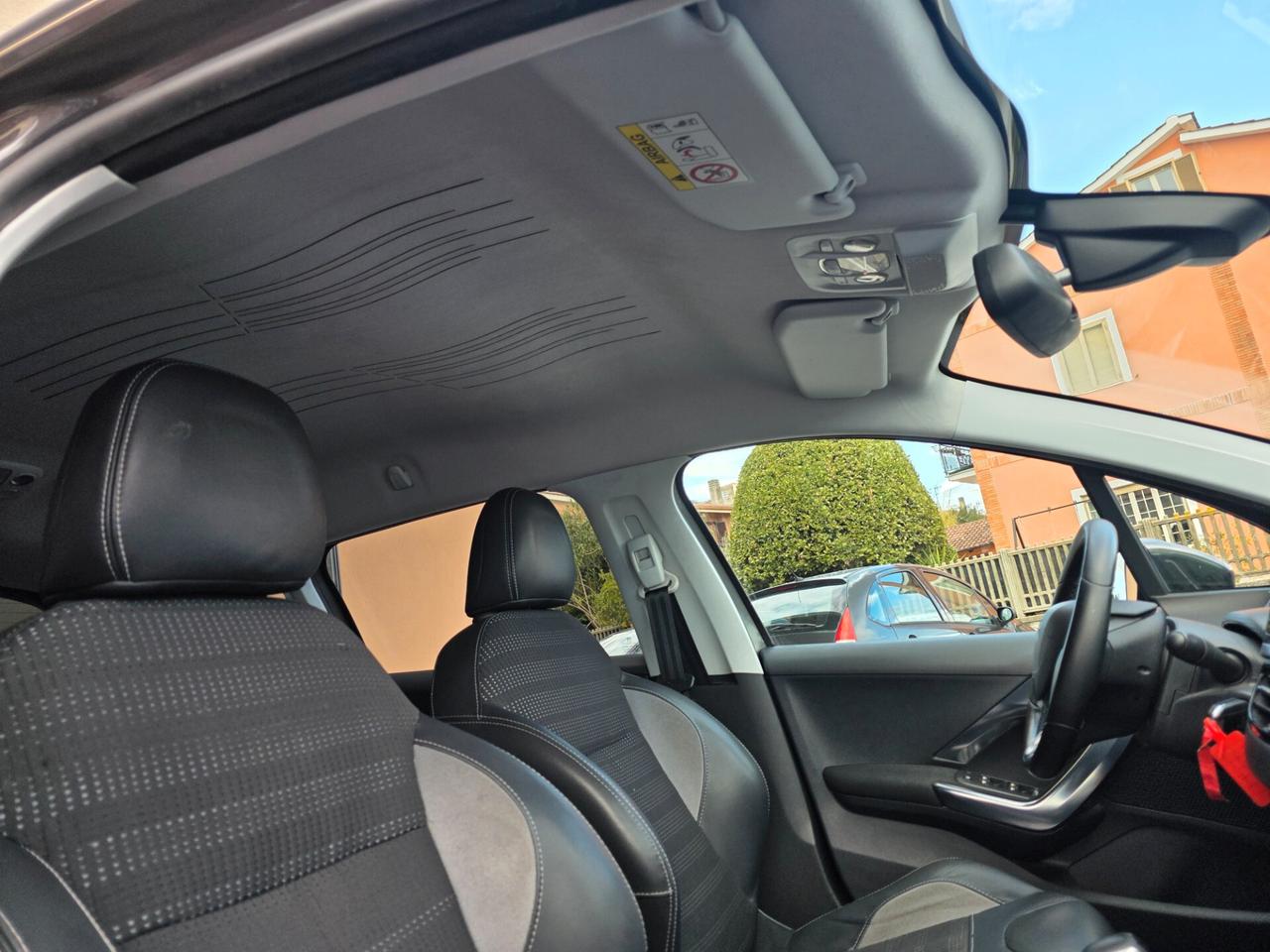 Peugeot 2008 1.6 BlueHDi 100 Allure