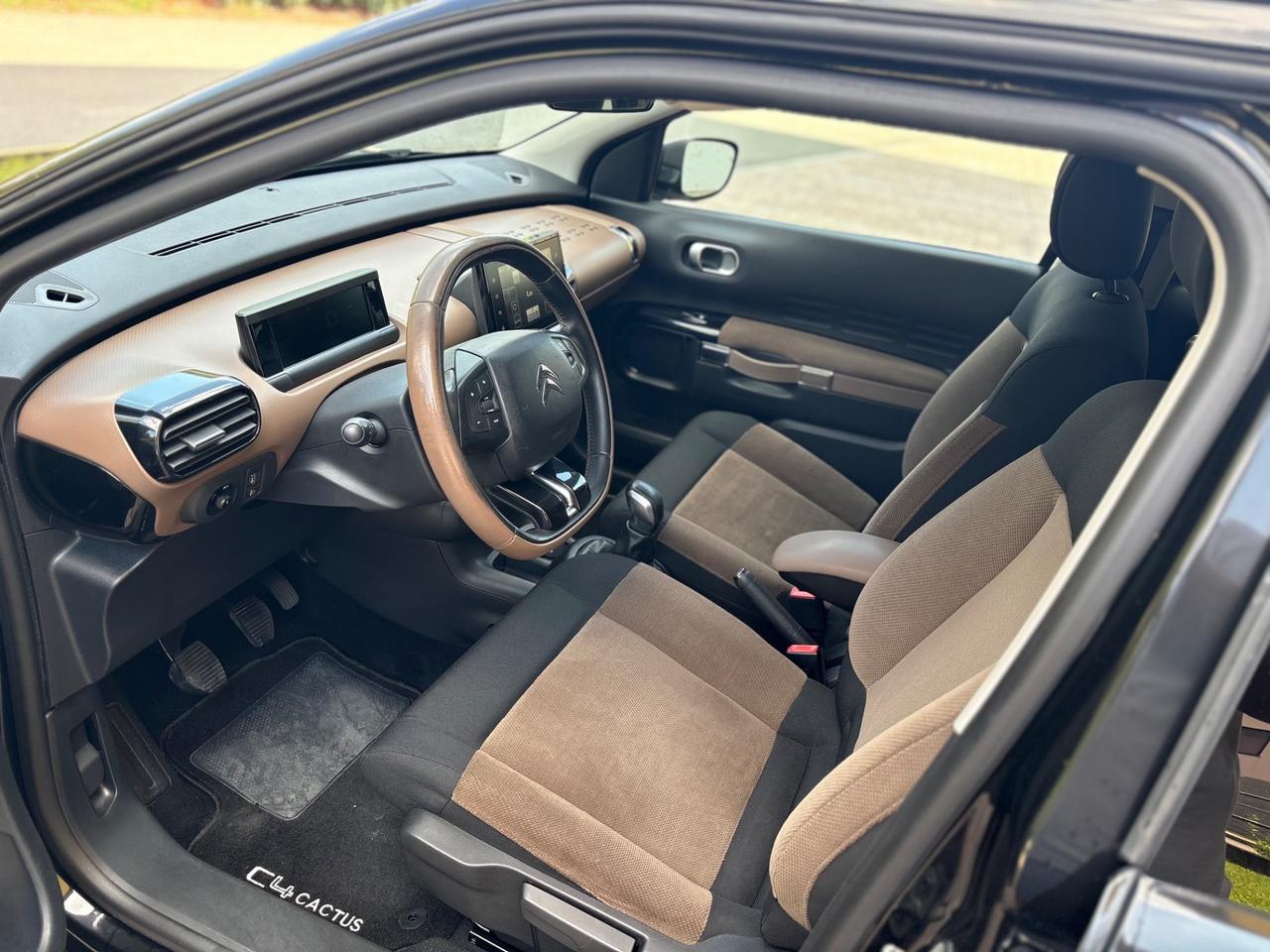 Citroen C4 Cactus BlueHDi 100 Shine Just Black