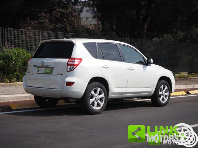 TOYOTA RAV 4 2.2 D-4WD Luxury