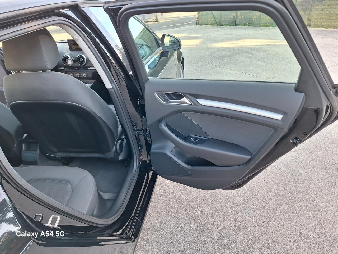 Audi A3 1.6 TDI Attraction S Tronic