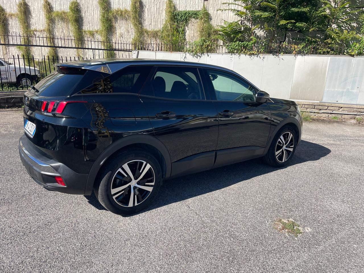 Peugeot 3008 Allure gancio traino Garanzia