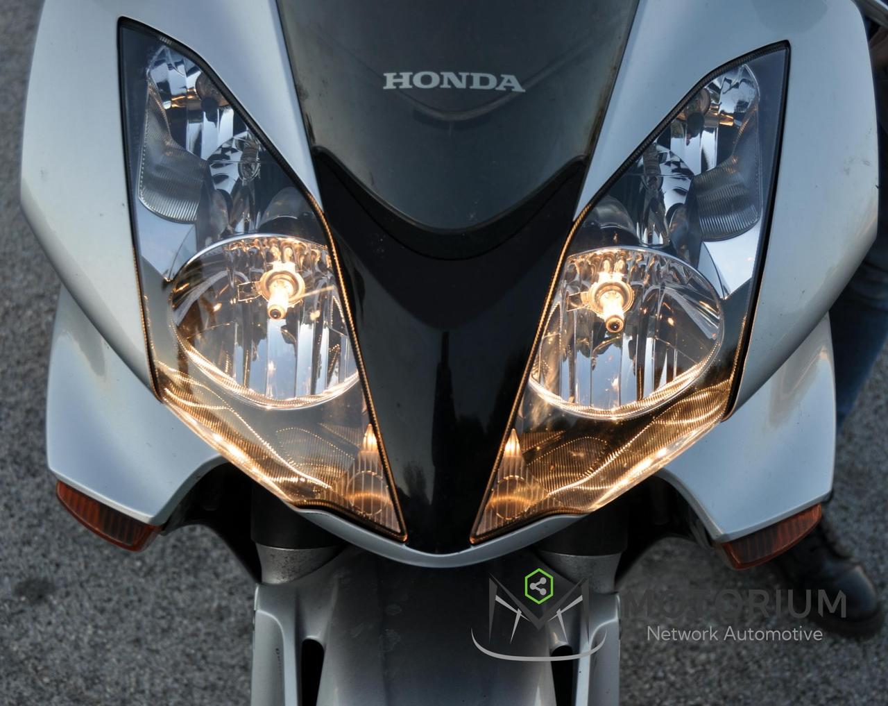 Honda VFR 800 V4 V Tech 2003