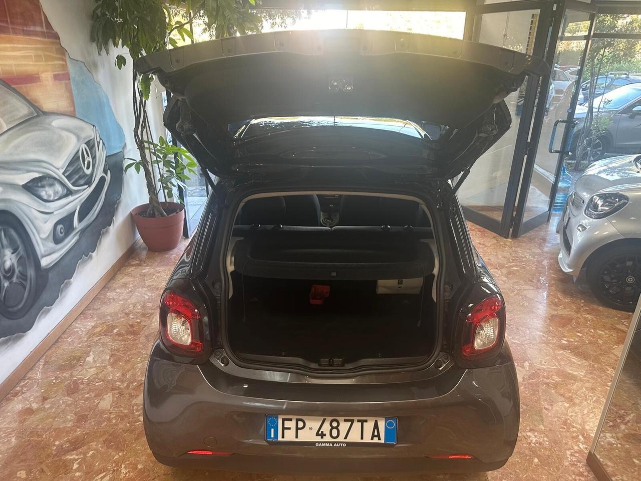 SMART FORFOUR 1.0 71CV TWINAMIC PASSION GRIGIO SCURO MET TRIDION NERO C.L.15 UFFICIALE FATTURABILE IVA ESPOSTA COME NUOVA OK NEOPATENTATI