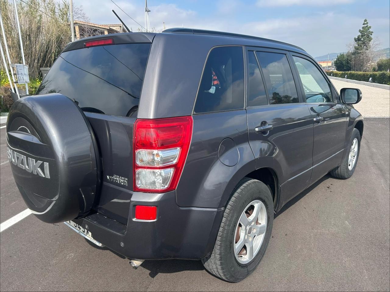 Suzuki Grand Vitara 1.9 DDiS 5 porte