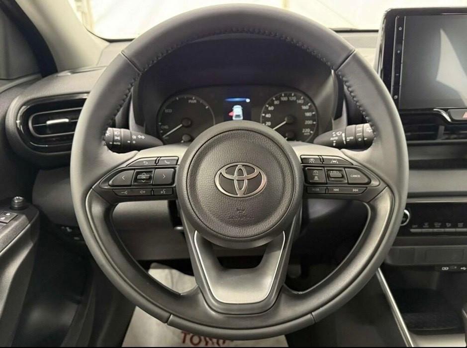 Toyota Yaris 1.5 Hybrid 5 porte Active KM 0 VARI ALLESTIMENTI KM 0