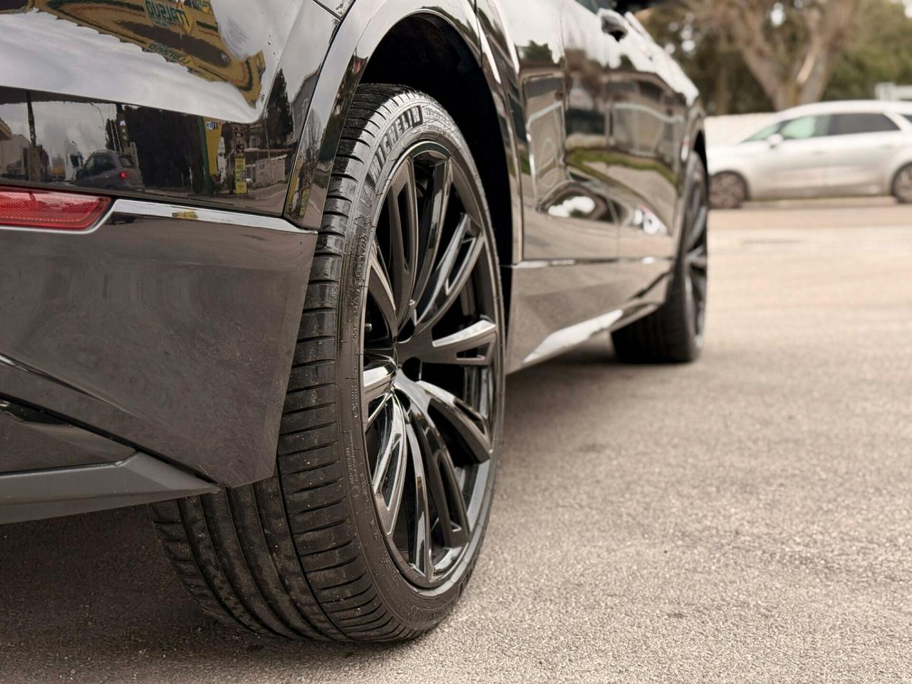 Audi Q8 50 TDI IDENTITY BLACK/23" RSQ8/PELLE