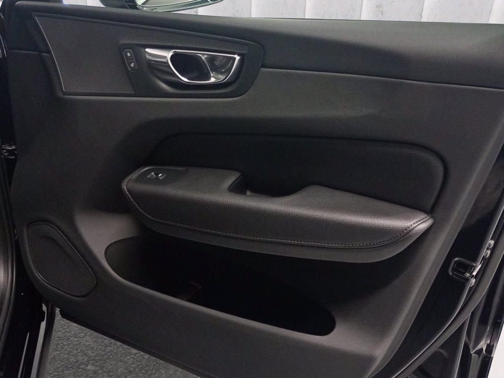 VOLVO XC60 2.0 b4 Inscription auto del 2021