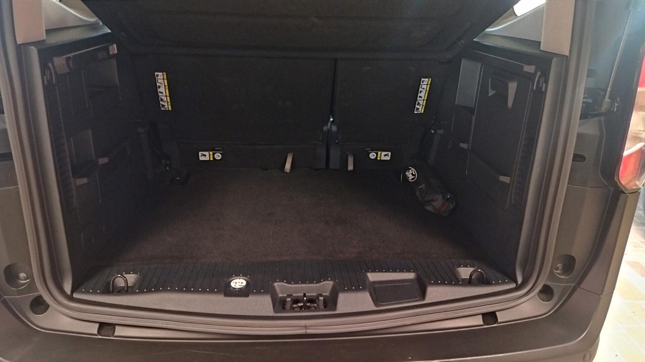 Ford Tourneo Courier 1.0 EcoBoost Titanium