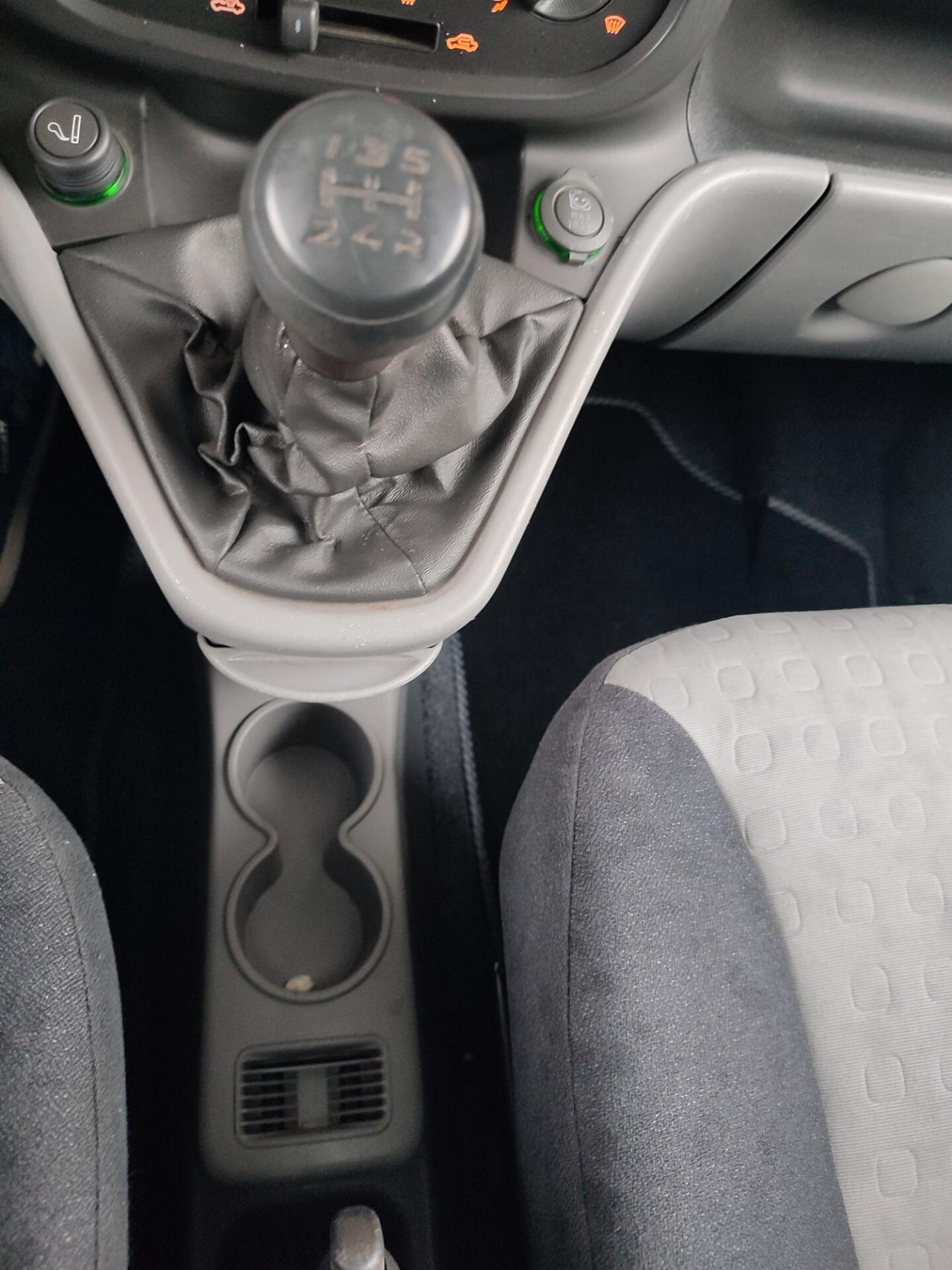 FIAT DOBLO 1.4BENZINA CON PEDANA DISABILI POCHI KM
