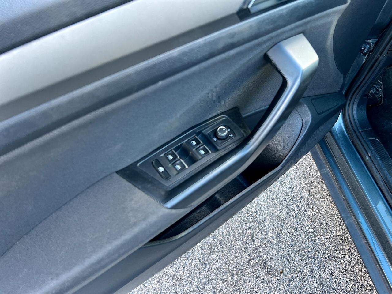 Volkswagen T-Roc 2.0 TDI SCR Business NEO PATENTATI