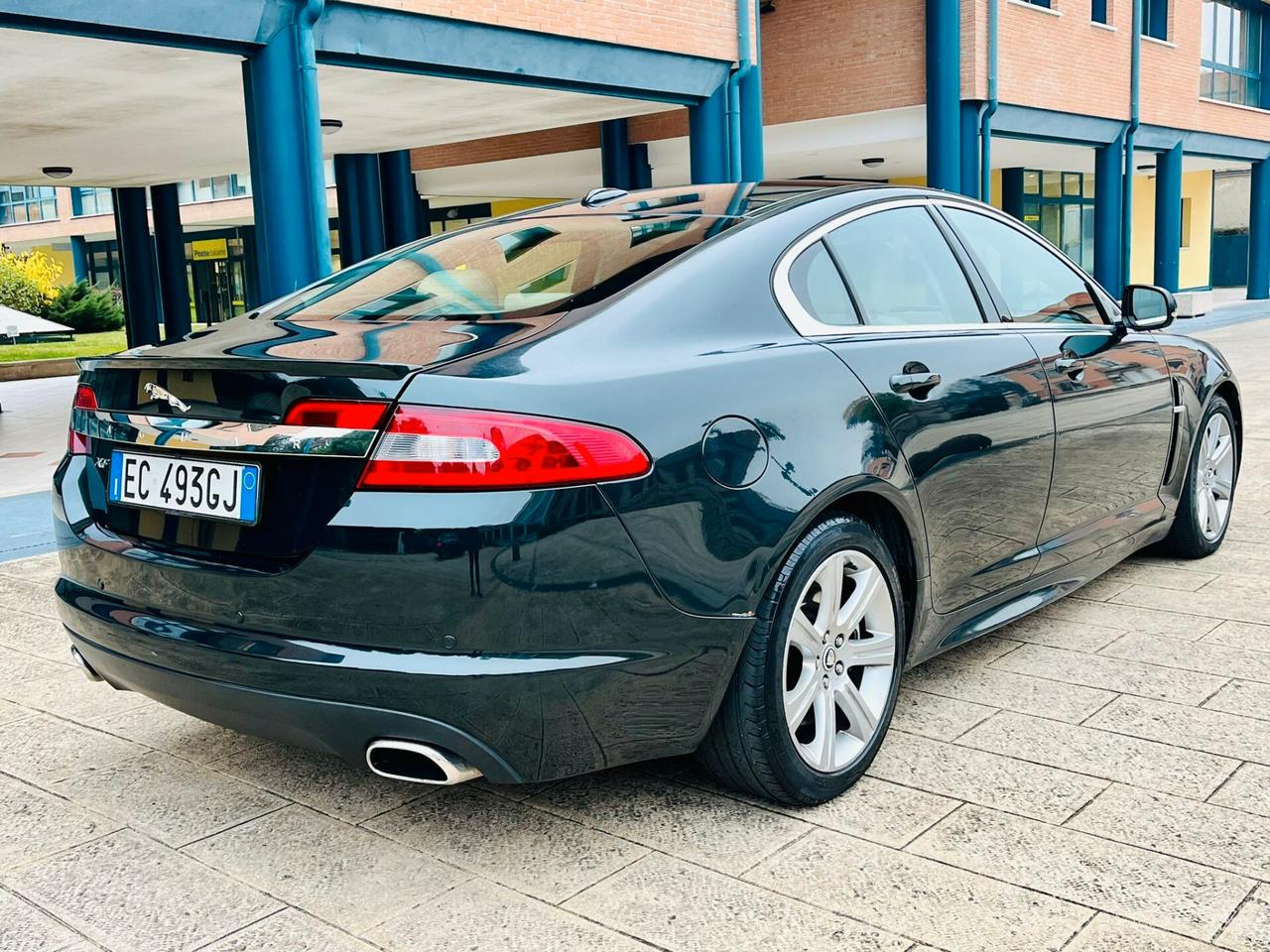 Jaguar XF 3.0 D V6 Premium Luxury auto solo commercianti