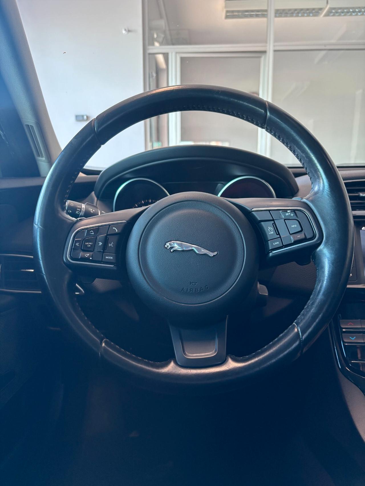Jaguar XE 2.0d Prestige awd 180cv auto