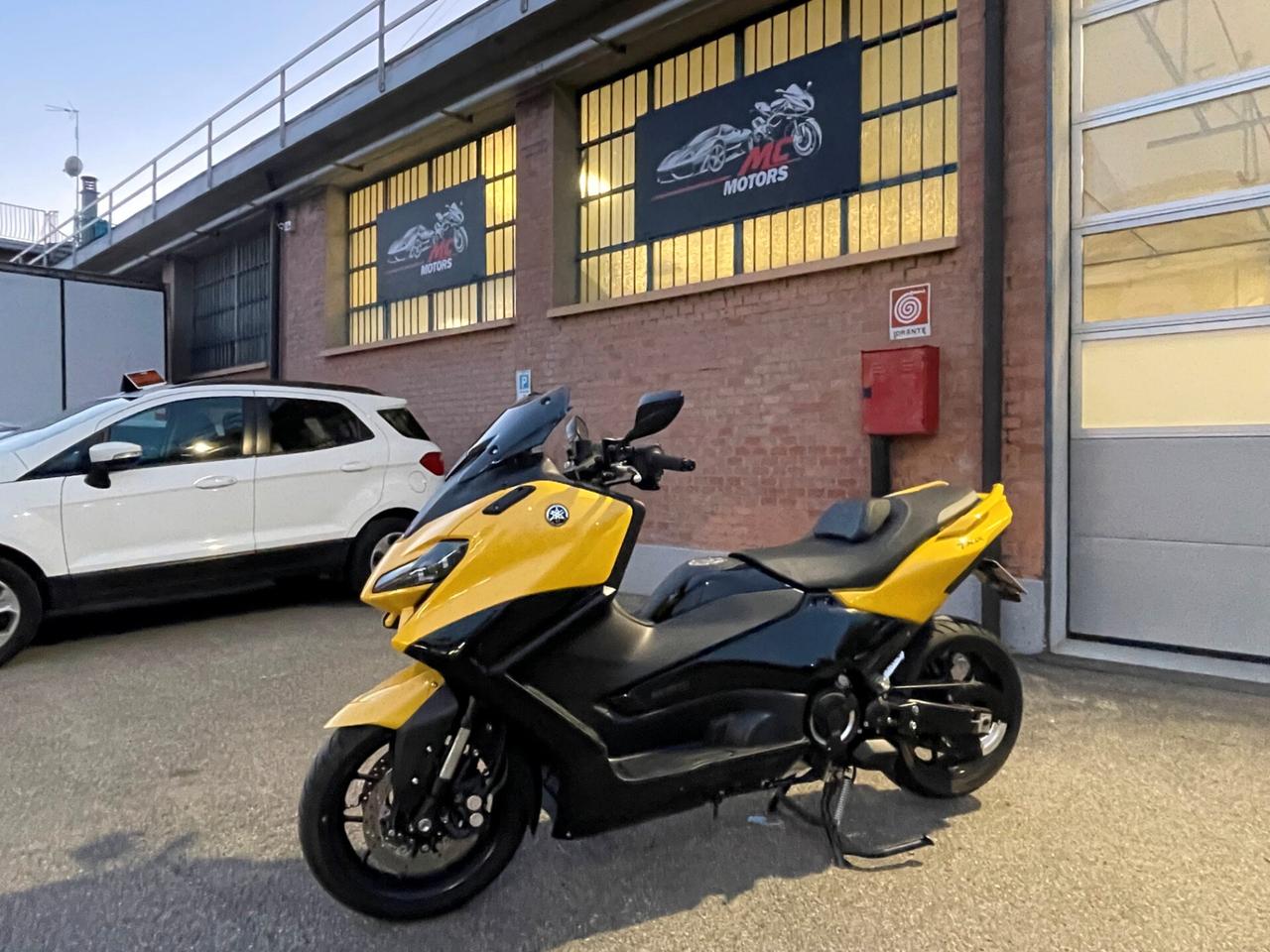 Yamaha TMAX 560 2022- PARI AL NUOVO