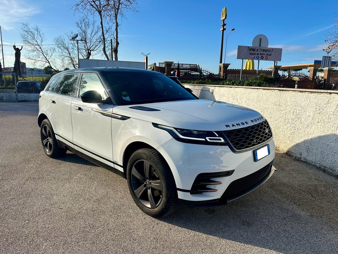 Velar 2.0D I4 240 CV R-Dynamic DEL 2020 PARI AL NUOVO