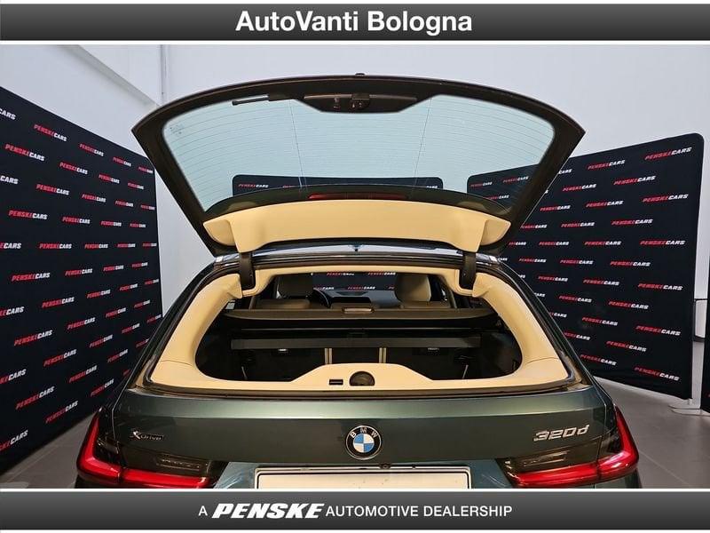 BMW Serie 3 320d Touring mhev 48V xdrive Luxury auto