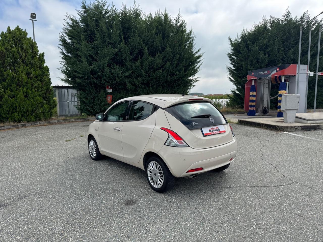 Lancia Ypsilon 1.3 MJT 16V 95 CV 5 porte S&S Silver
