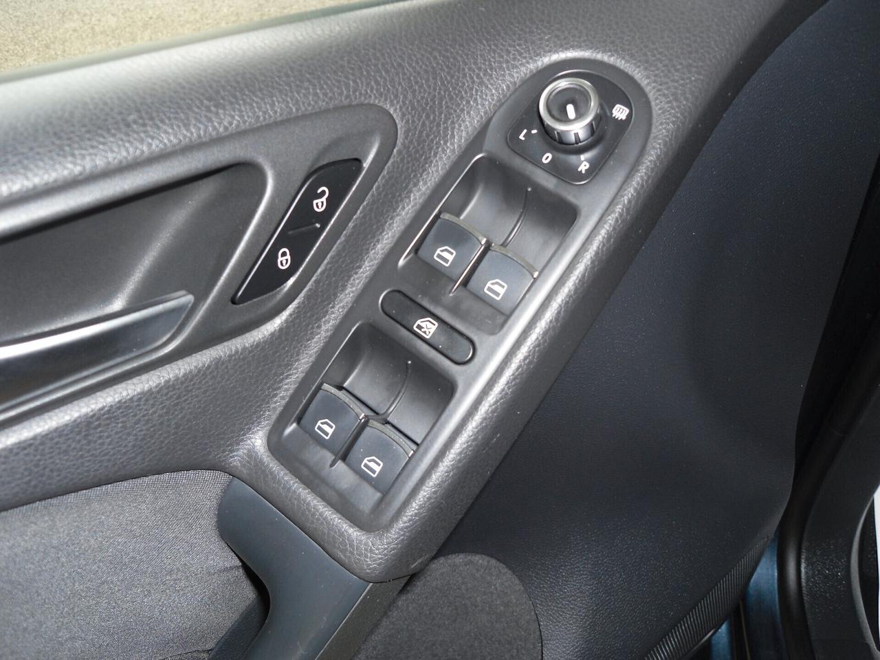 Volkswagen Golf 1.6 tdi 105 cv Highline