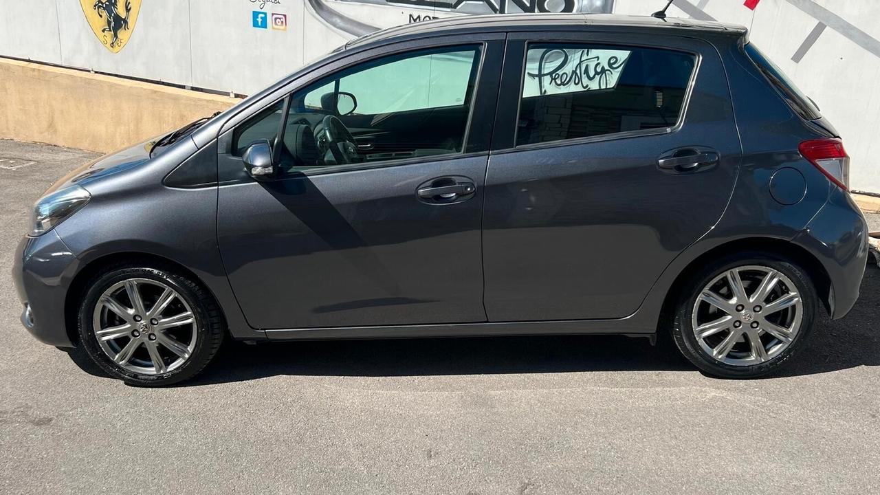 TOYOTA YARIS 1.4 D 5 PORTE LOUNGE 2014