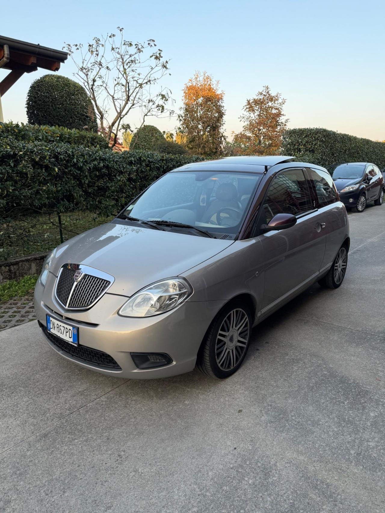 Lancia Ypsilon 1.4 Modamilano