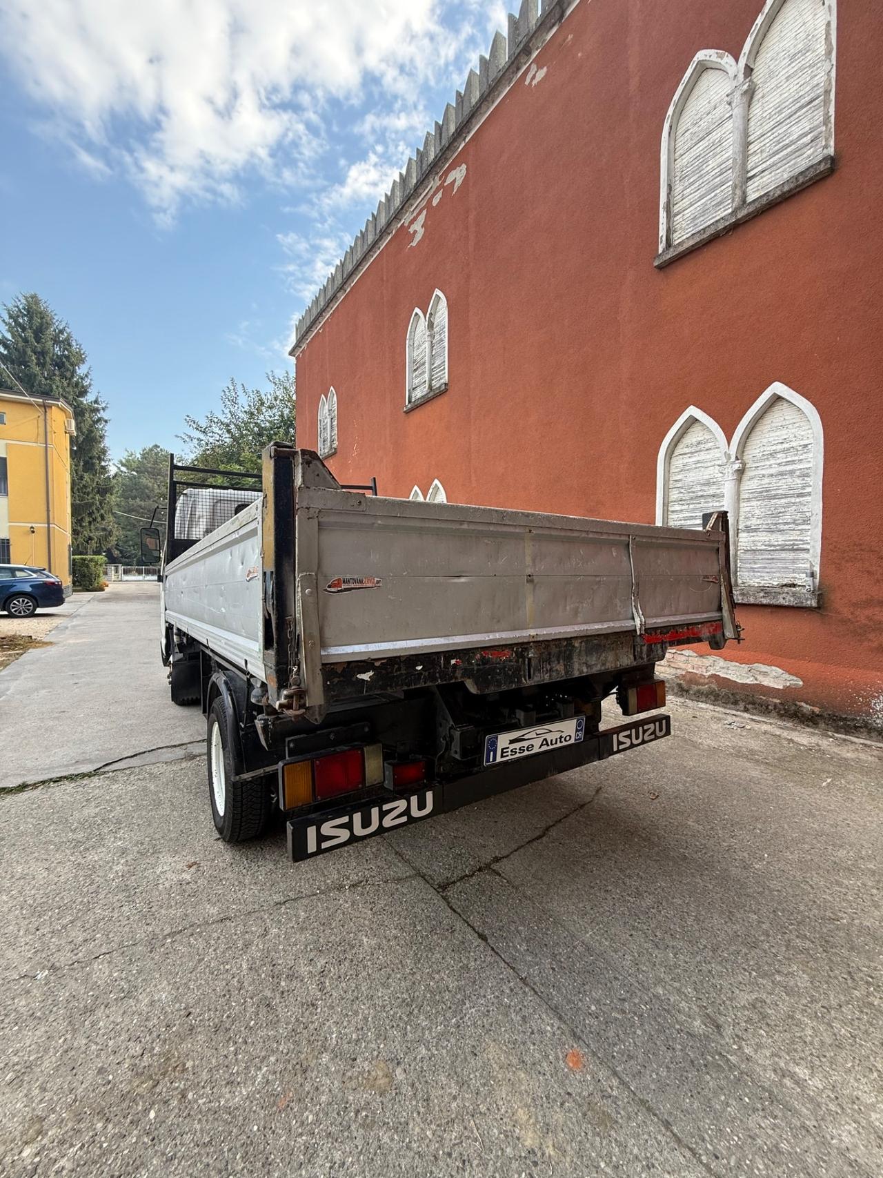 Isuzu