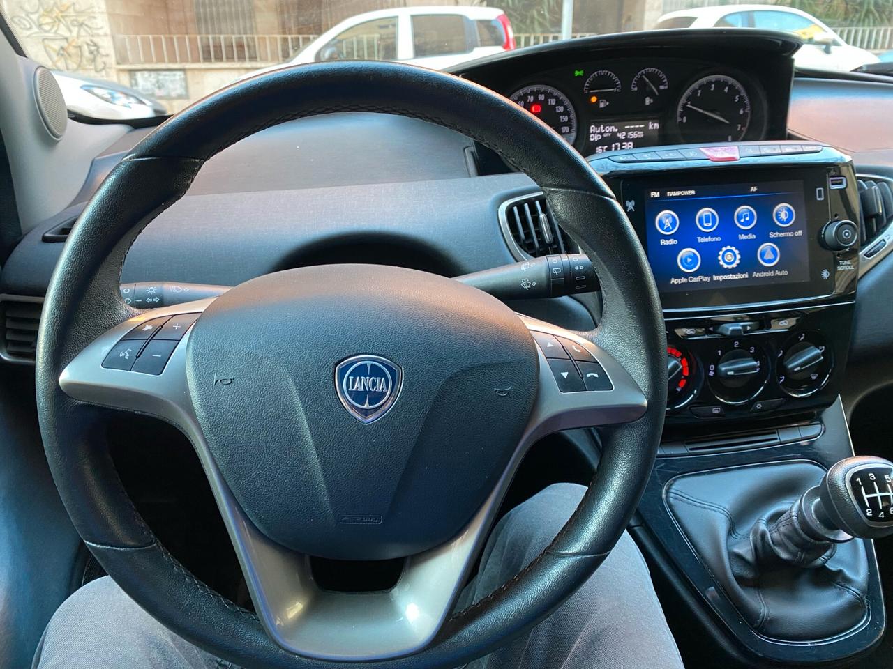 Lancia Ypsilon 1.0 FireFly 5 porte S&S Hybrid Ecochic Gold