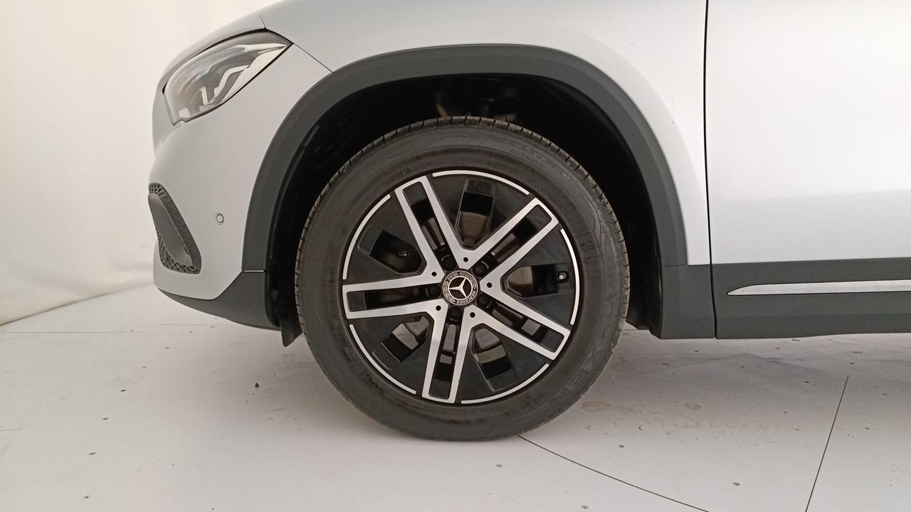 Mercedes-Benz GLA-H247 2020 - GLA 180 d Business auto