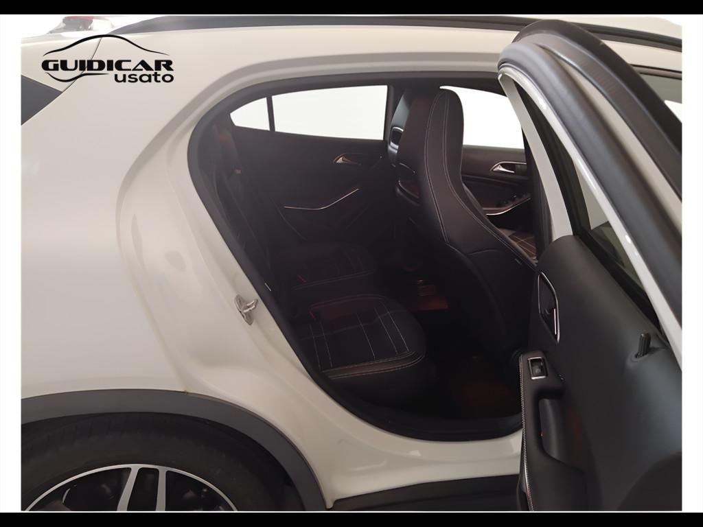 Mercedes-Benz GLA-X156 2014 - GLA 220 d (cdi) Sport 4matic 170cv auto