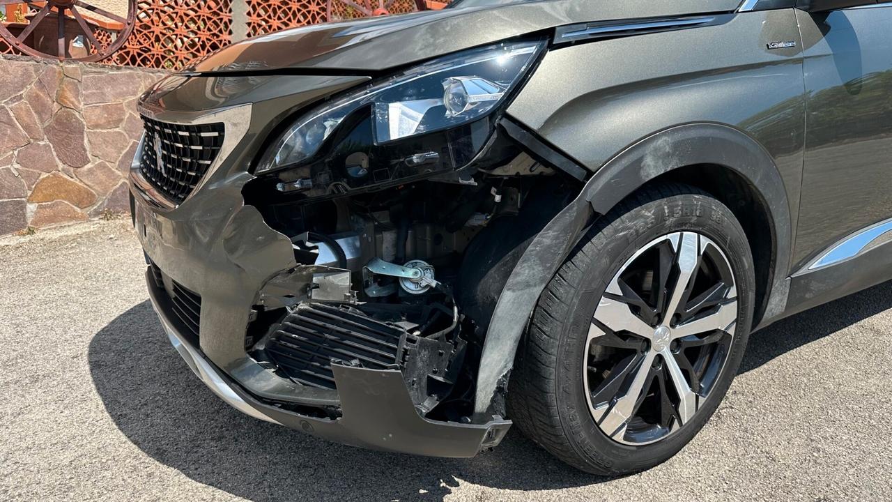 Peugeot 3008 BlueHDi 130 S&S GT Line leggermente incidentata