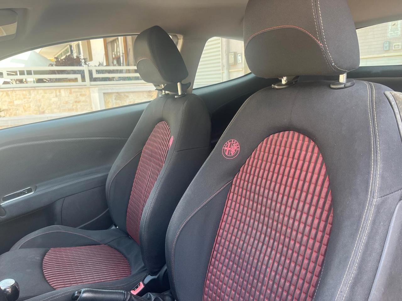 Alfa Romeo MiTo 1.4 T 120 CV Distinctive Premium Pack