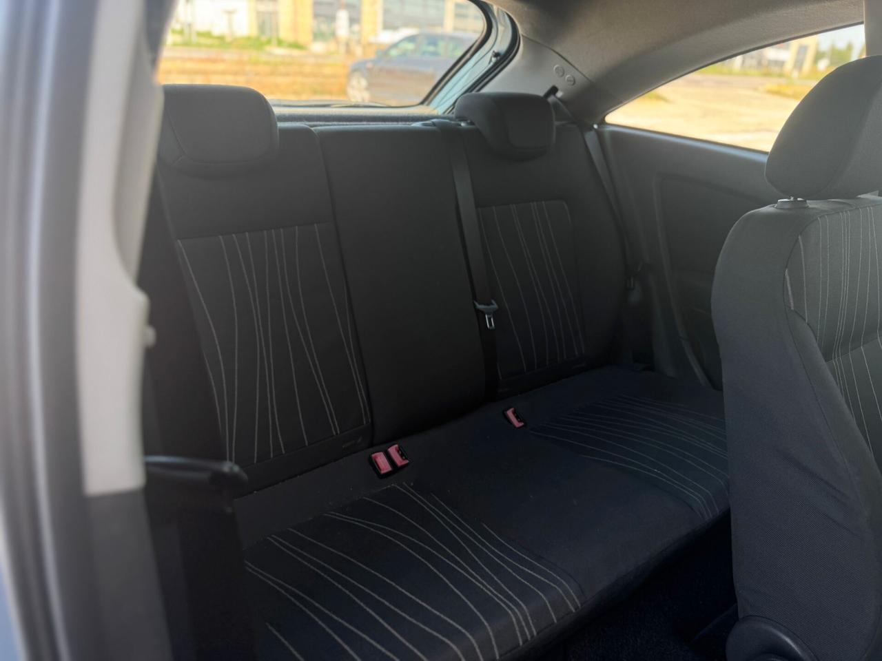 Opel Corsa 1.2 3 porte Sport