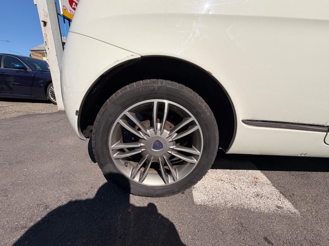 Lancia Ypsilon 1.2 69 CV Unyca 2012