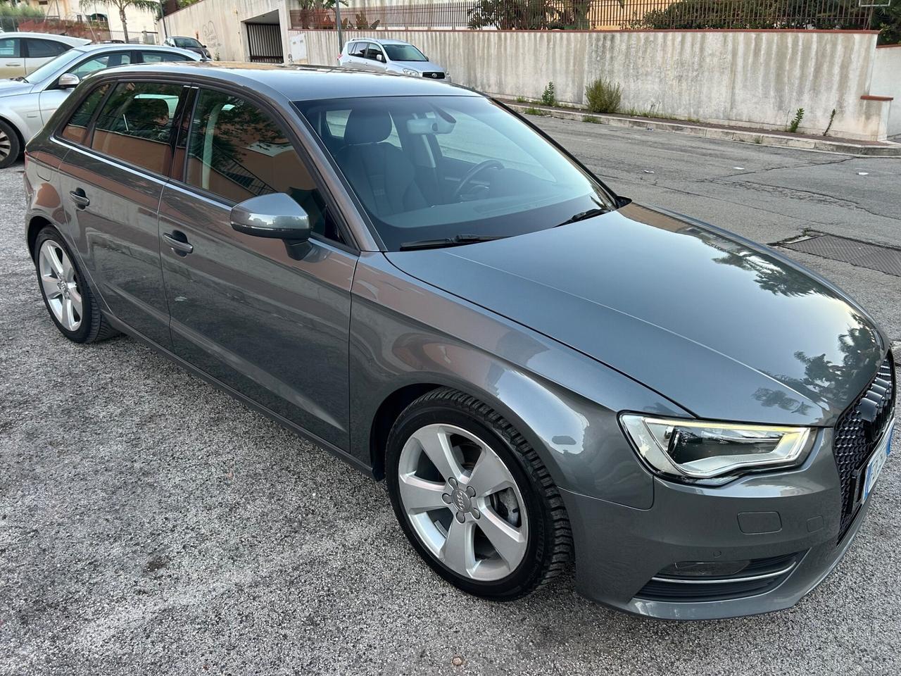 Audi A3 SPB 1.6 TDI Sport strafull!!!